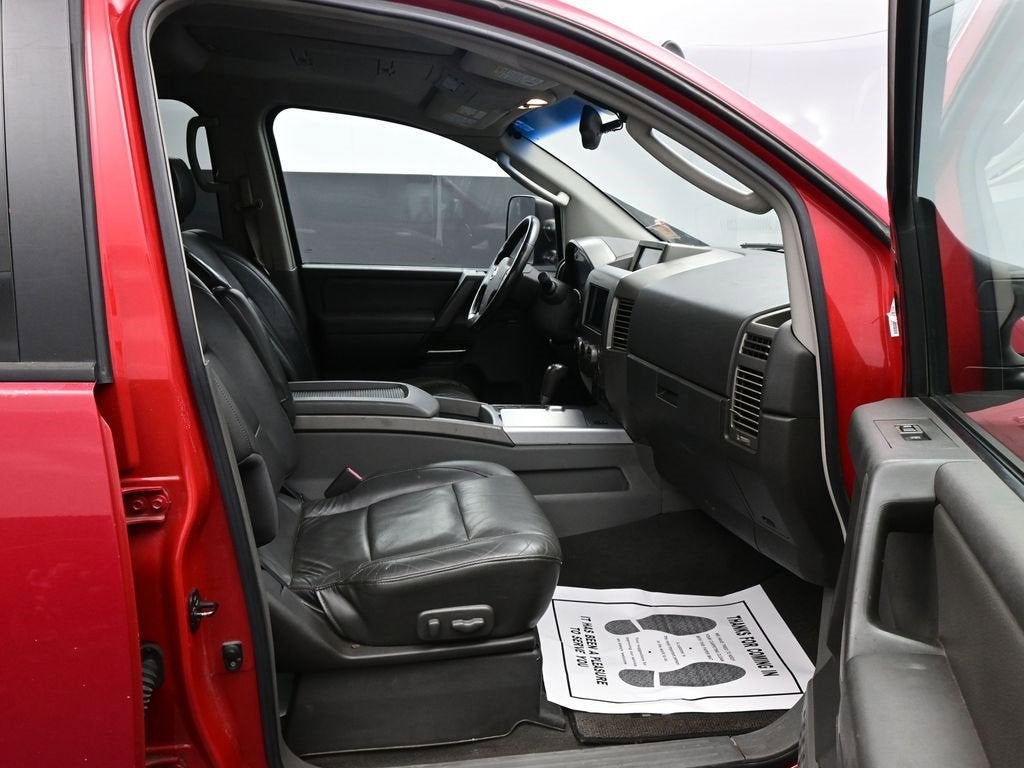 2005 Nissan Titan LE