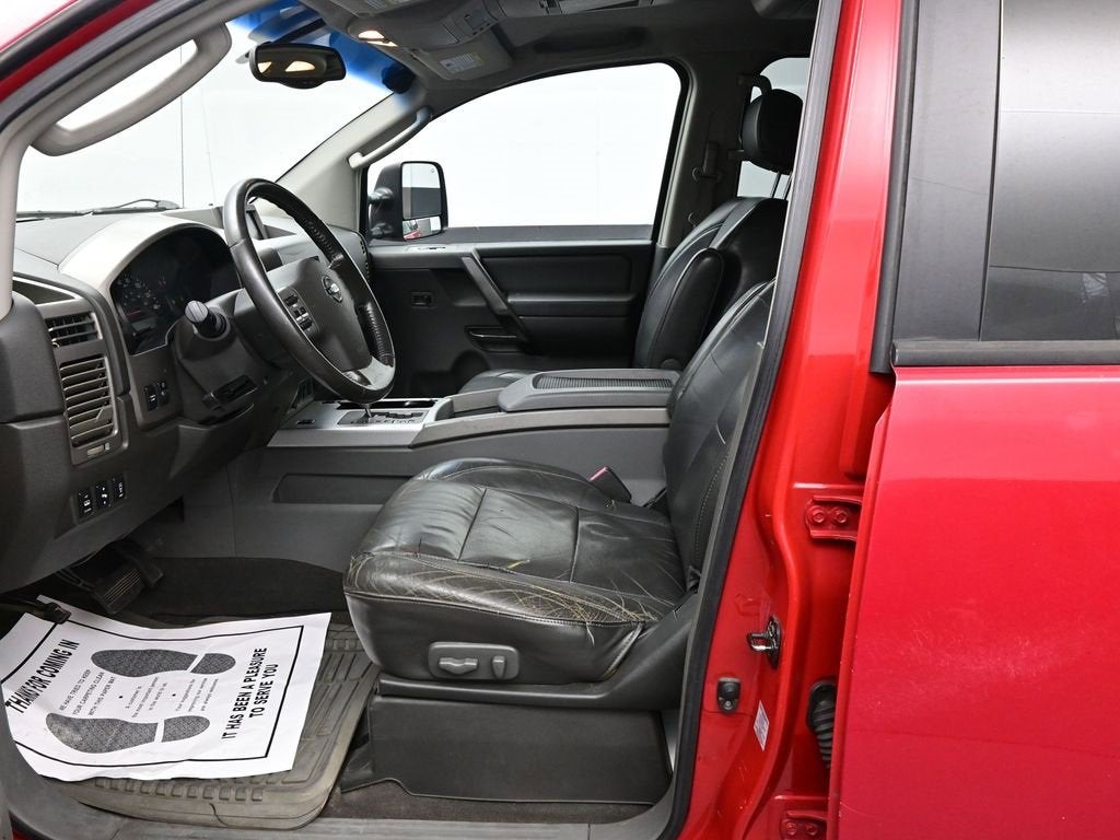 2005 Nissan Titan LE