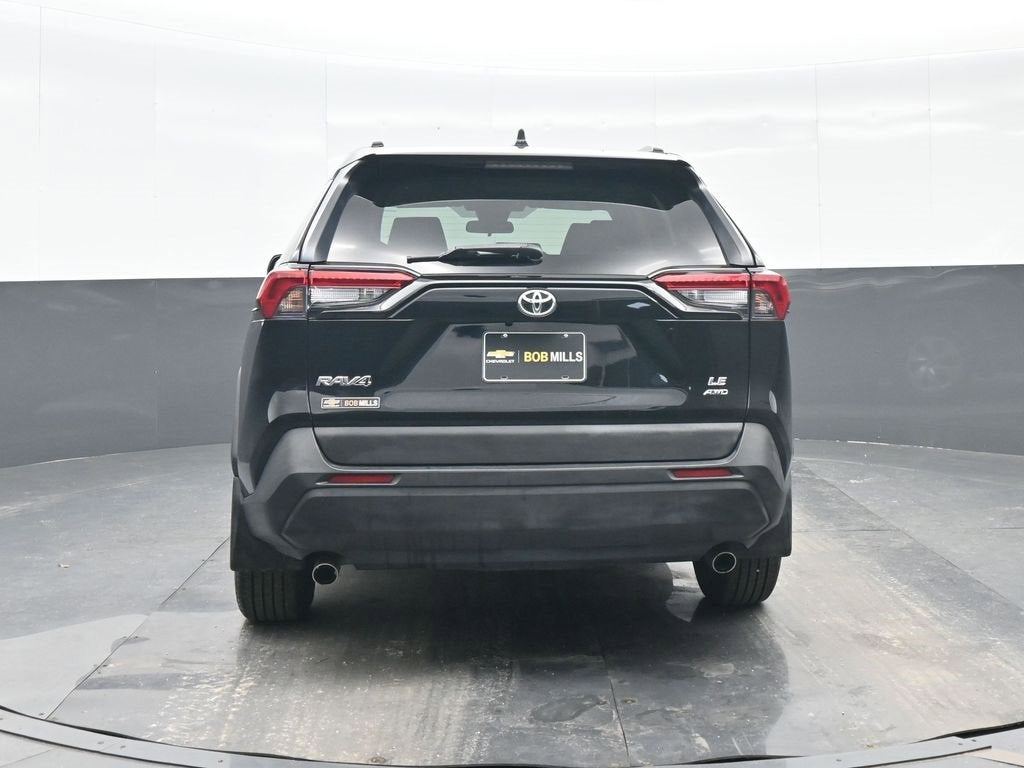 2020 Toyota RAV4 LE