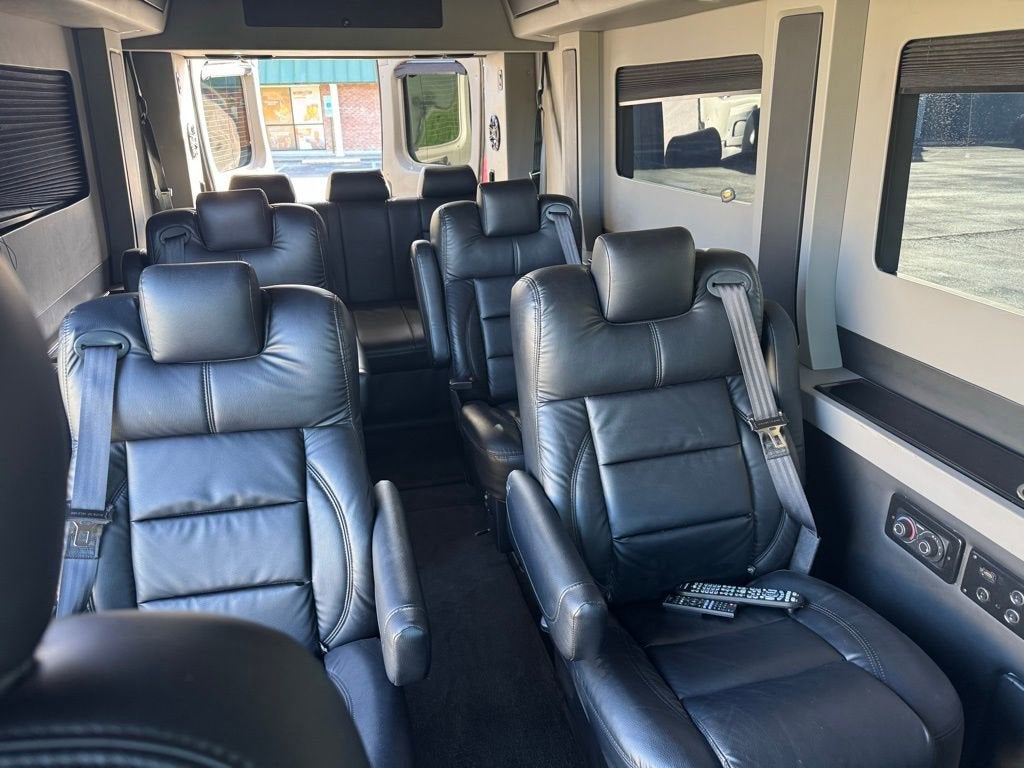 2022 RAM ProMaster Window Van Base