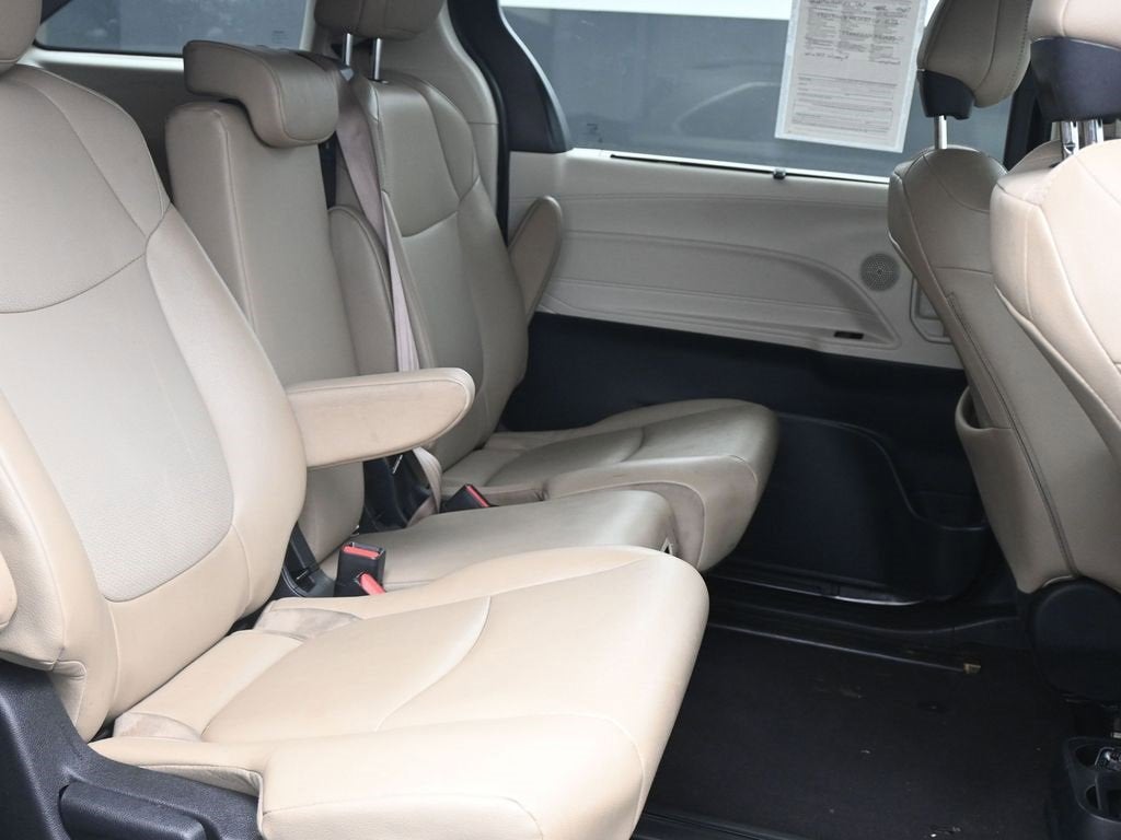 2021 Toyota Sienna XLE