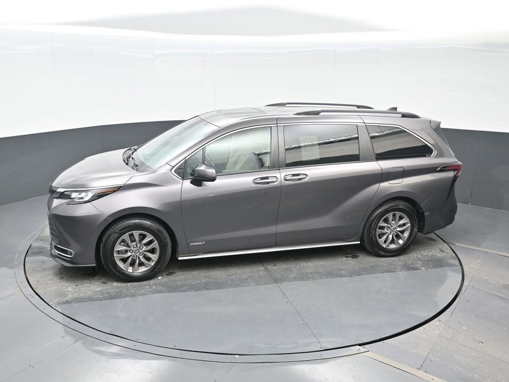 2021 Toyota Sienna XLE
