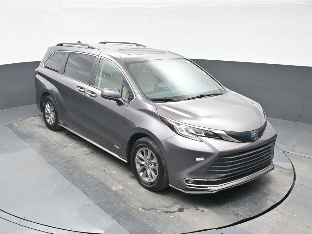 2021 Toyota Sienna XLE