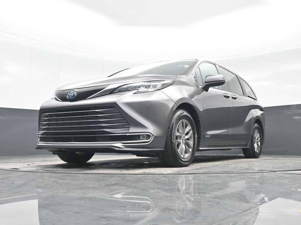 2021 Toyota Sienna XLE