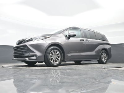 2021 Toyota Sienna XLE
