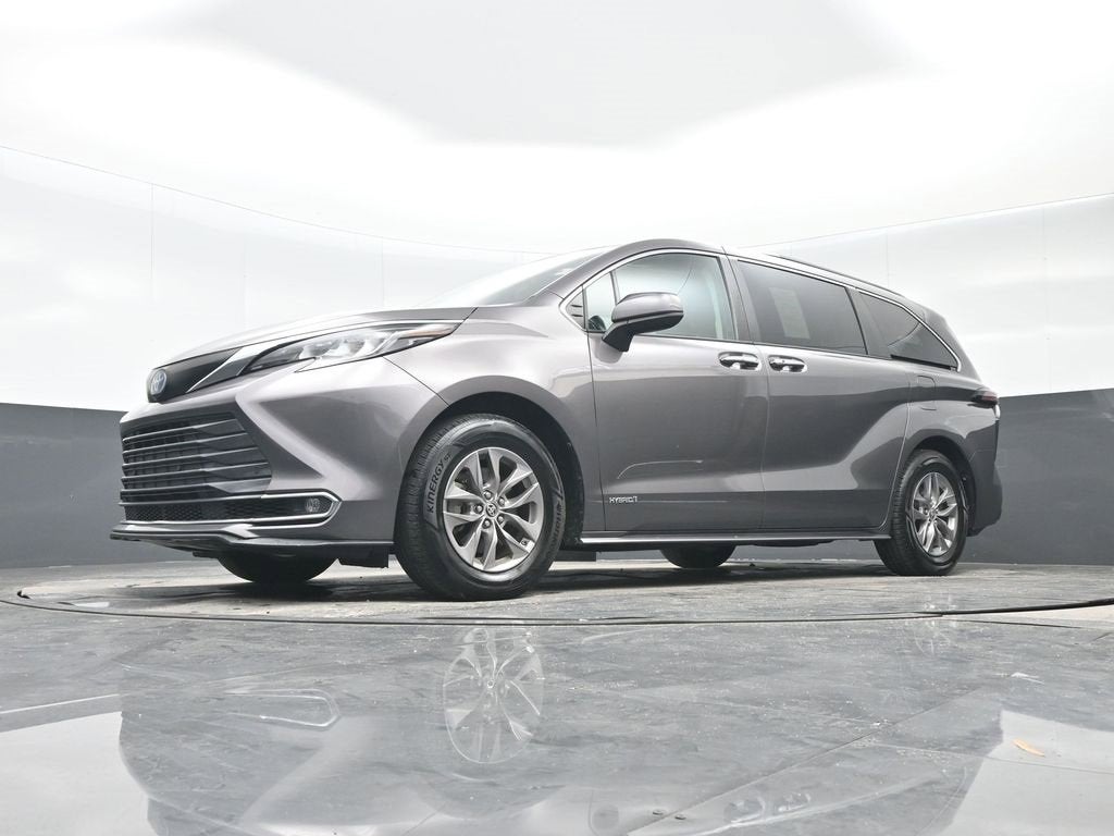 2021 Toyota Sienna XLE