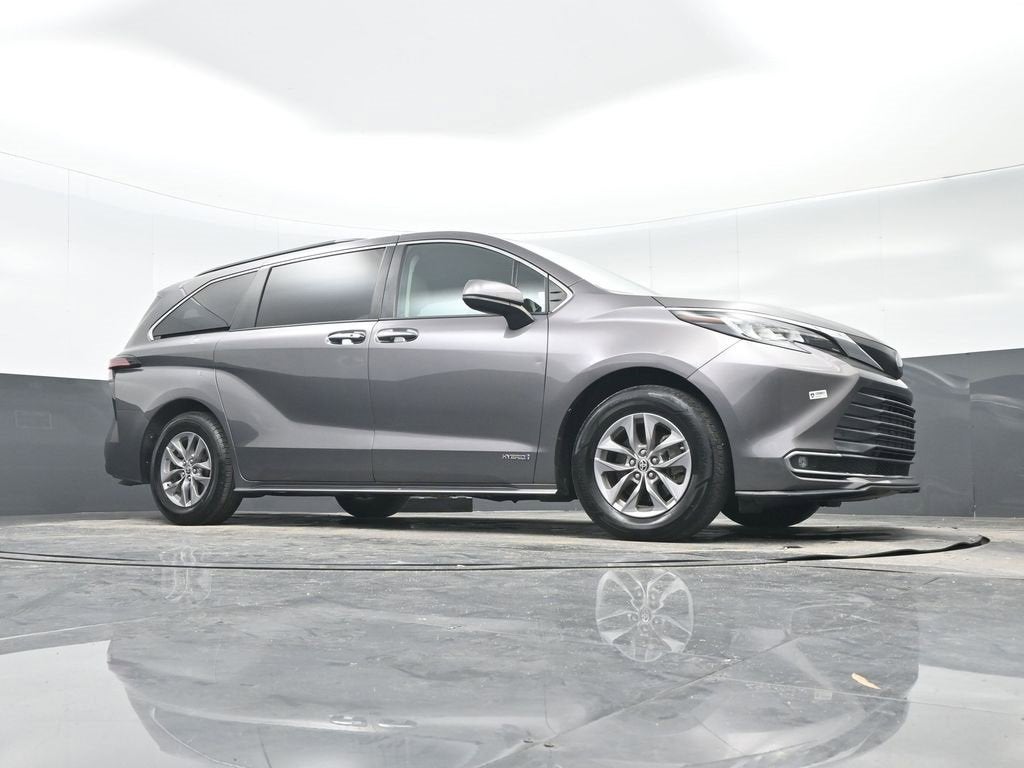 2021 Toyota Sienna XLE