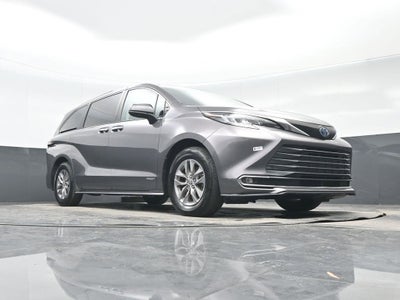 2021 Toyota Sienna XLE
