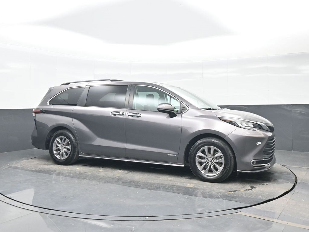 2021 Toyota Sienna XLE