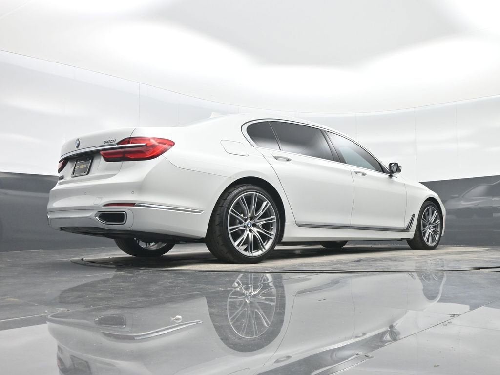 2019 BMW 7 Series 740i