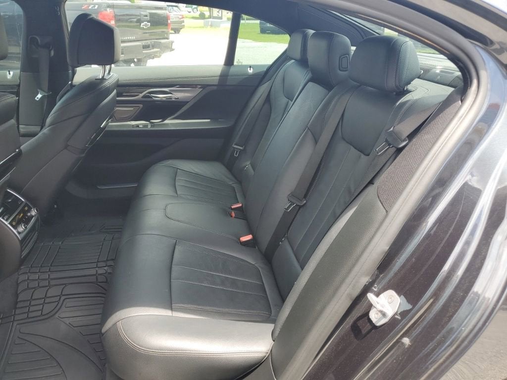 2019 BMW 7 Series 740i