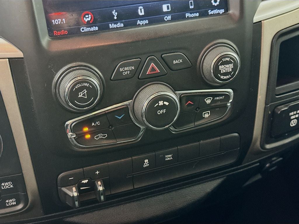 2018 RAM 1500 SLT