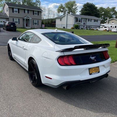 2022 Ford Mustang EcoBoost