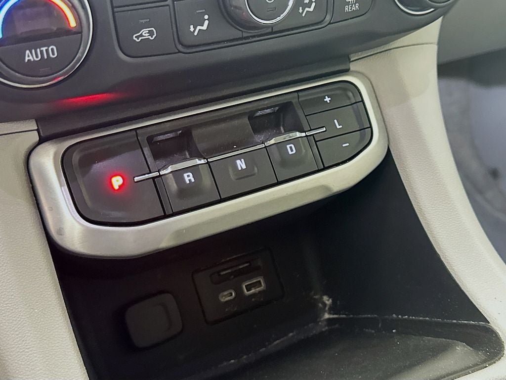 2021 GMC Acadia SLT