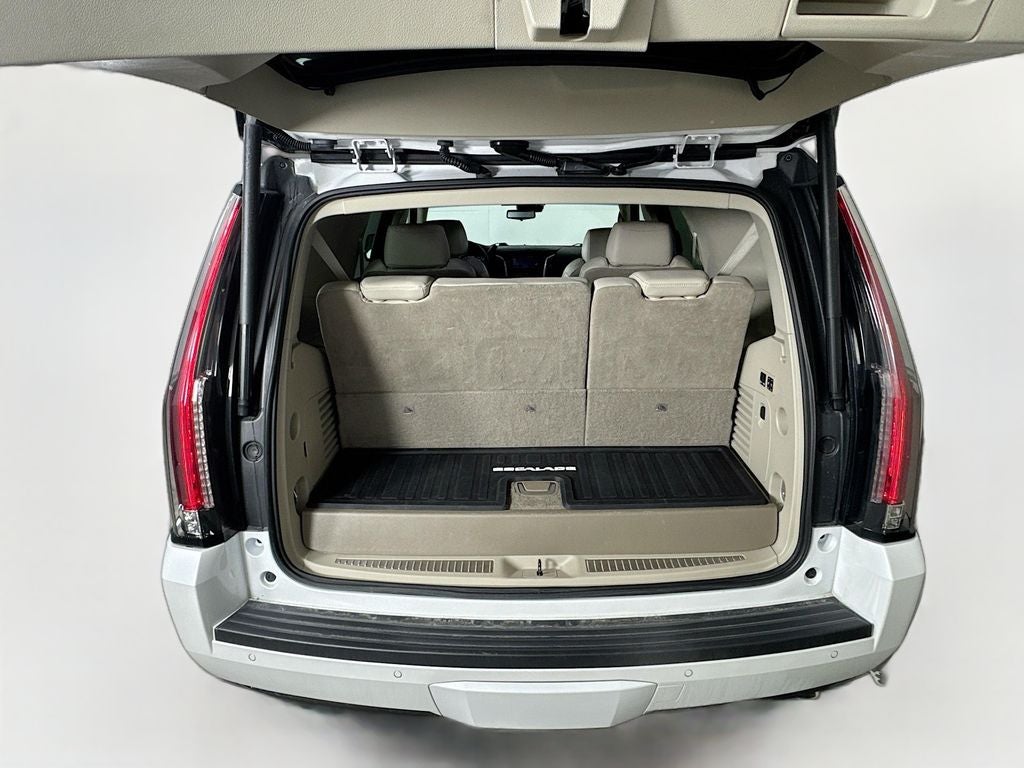 2018 Cadillac Escalade Luxury