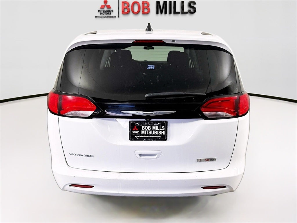 2022 Chrysler Voyager LX