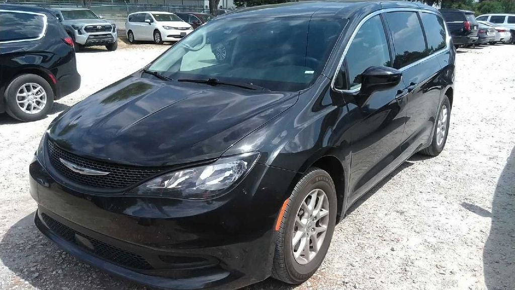 2023 Chrysler Voyager LX