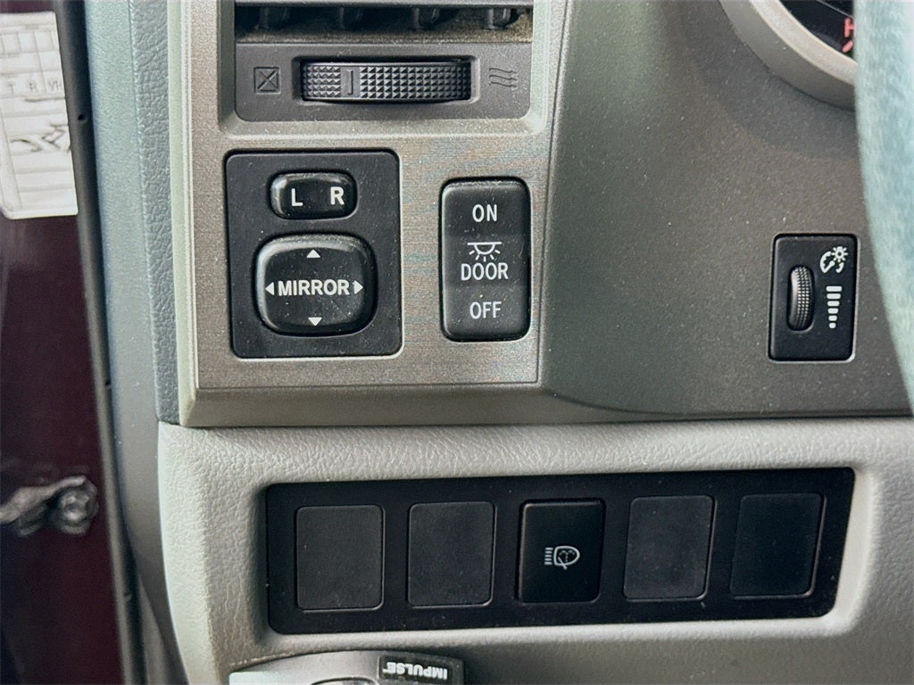 2016 Toyota Sequoia SR5 5.7L