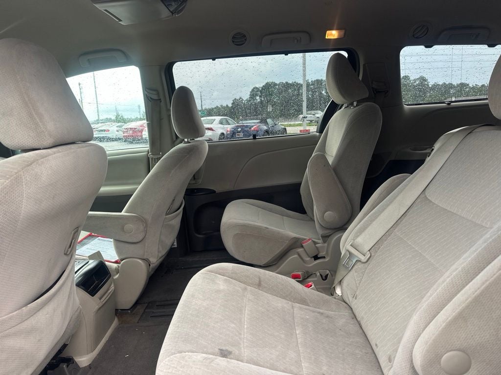 2016 Toyota Sienna LE 8 Passenger