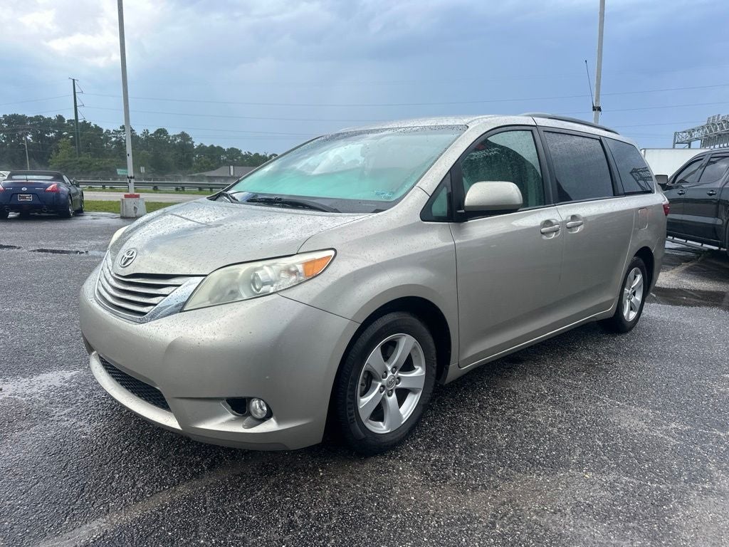 2016 Toyota Sienna LE 8 Passenger