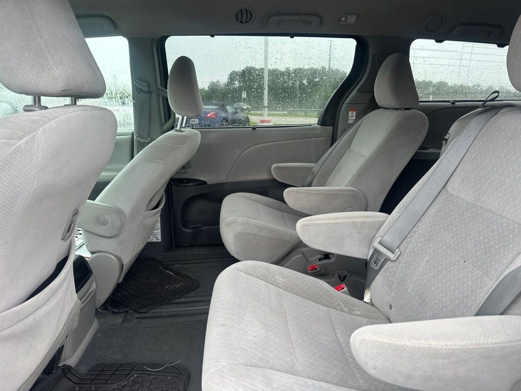 2015 Toyota Sienna LE 8 Passenger