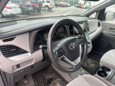 2015 Toyota Sienna LE 8 Passenger
