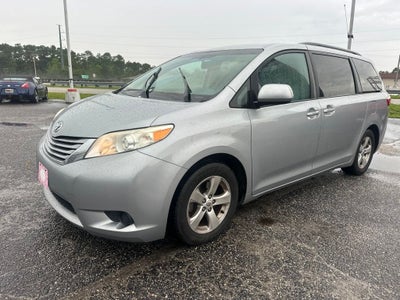 2015 Toyota Sienna LE 8 Passenger
