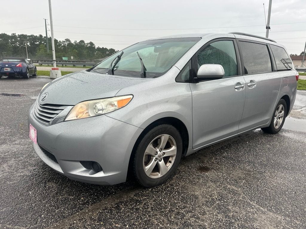 2015 Toyota Sienna LE 8 Passenger
