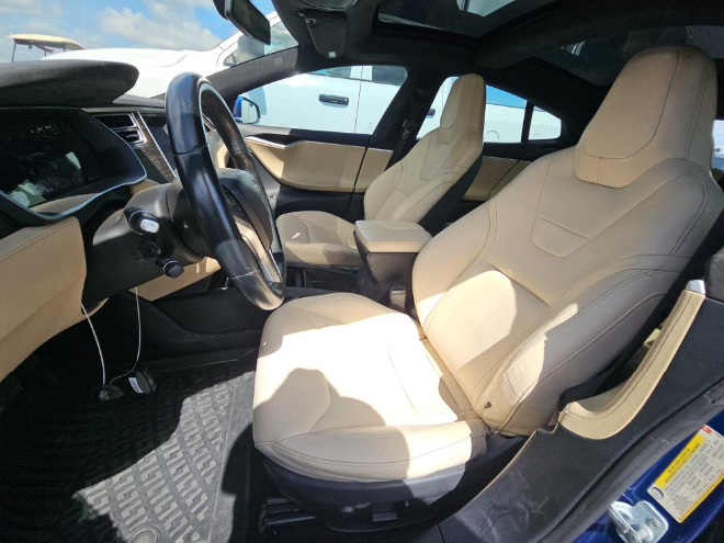 2016 Tesla Model S 70