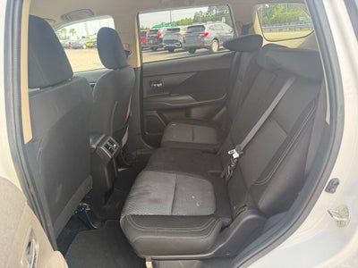 2019 Mitsubishi Outlander ES