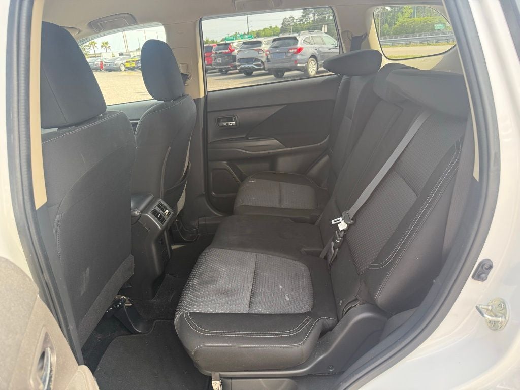 2019 Mitsubishi Outlander ES