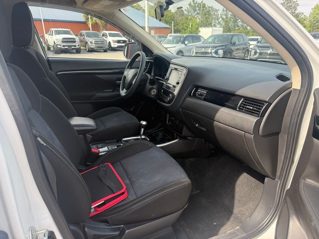 2019 Mitsubishi Outlander ES