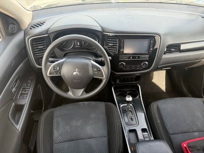 2019 Mitsubishi Outlander ES