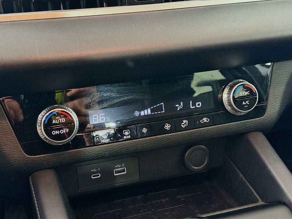2024 Mitsubishi Outlander ES
