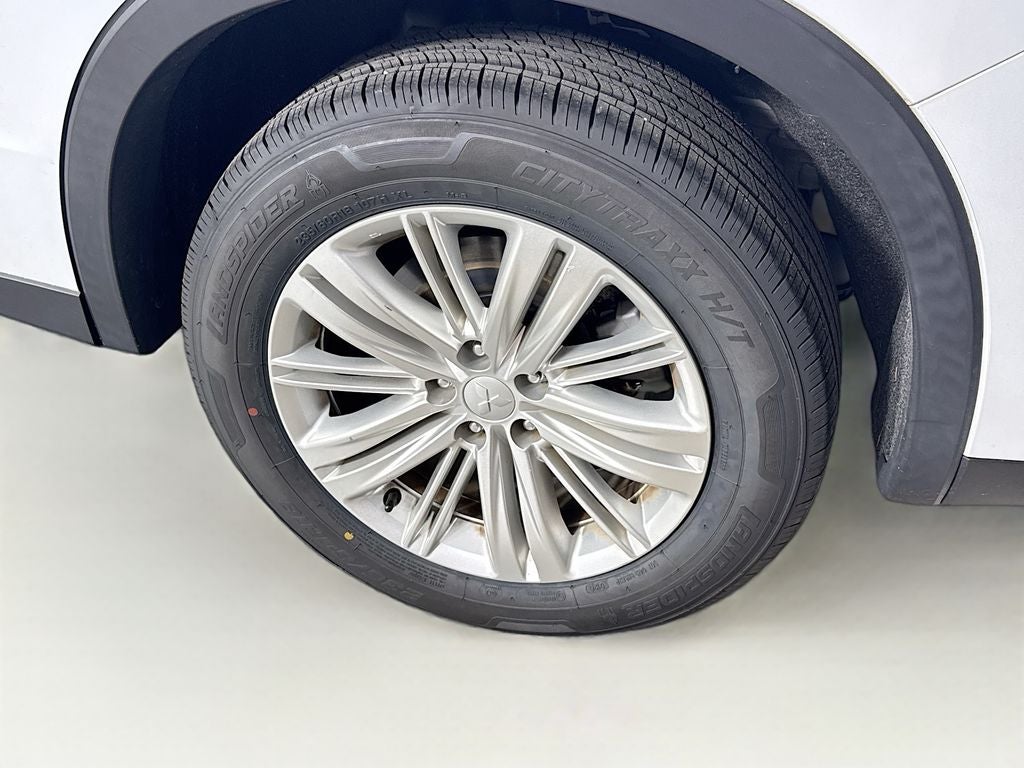 2024 Mitsubishi Outlander ES