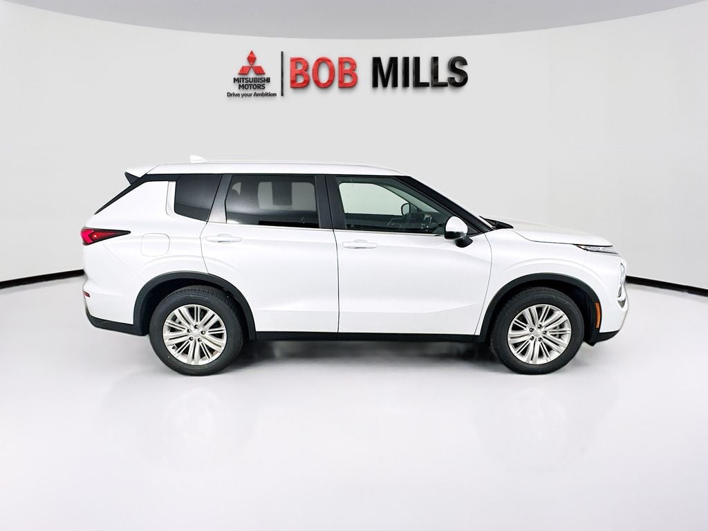 2024 Mitsubishi Outlander ES