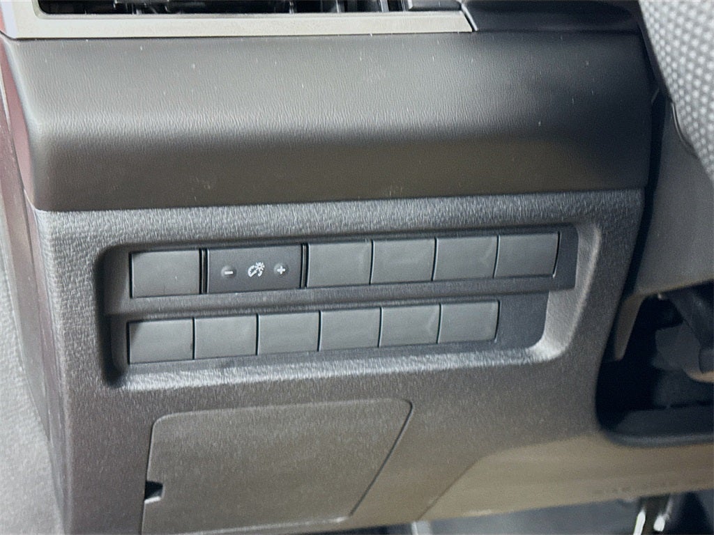 2025 Mitsubishi Outlander ES