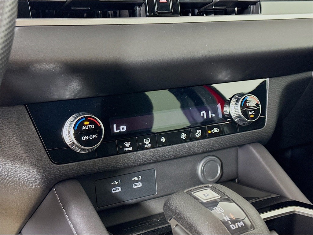 2025 Mitsubishi Outlander ES