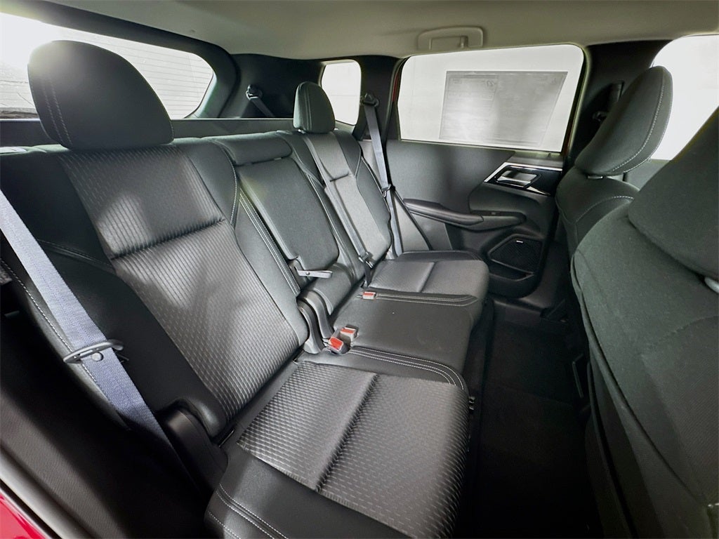 2025 Mitsubishi Outlander ES