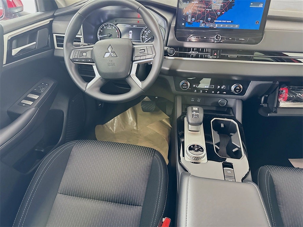 2025 Mitsubishi Outlander ES