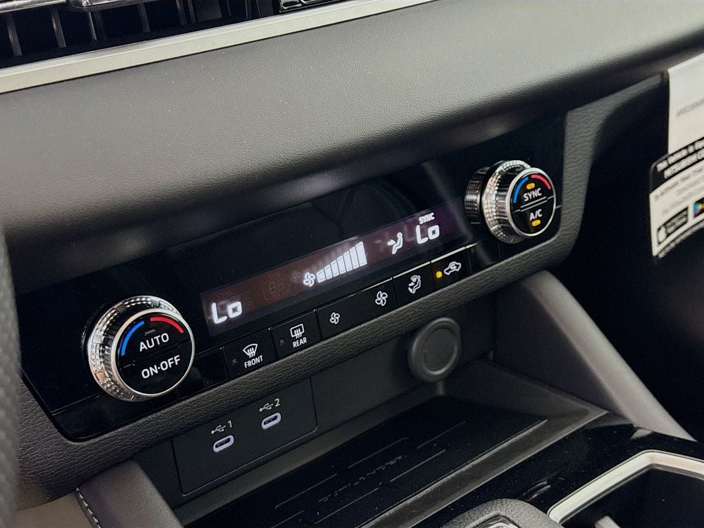 2026 Mitsubishi Outlander ES