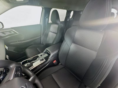 2026 Mitsubishi Outlander ES