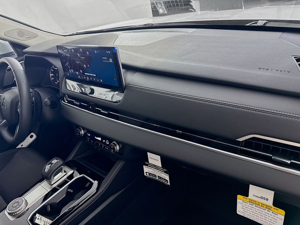 2026 Mitsubishi Outlander ES
