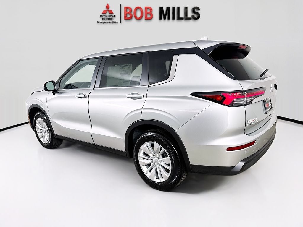 2026 Mitsubishi Outlander ES