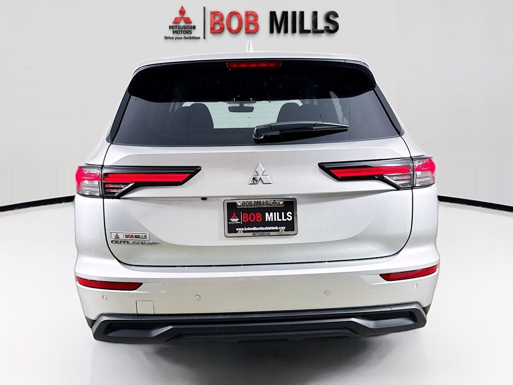 2026 Mitsubishi Outlander ES