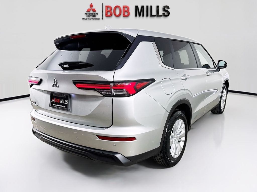 2026 Mitsubishi Outlander ES