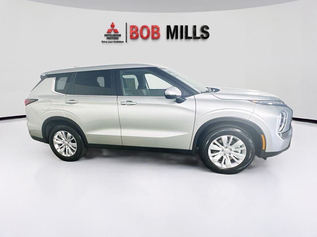 2026 Mitsubishi Outlander ES