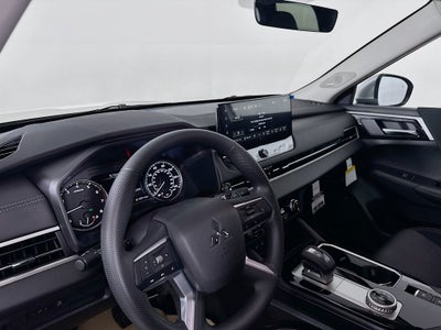 2026 Mitsubishi Outlander ES