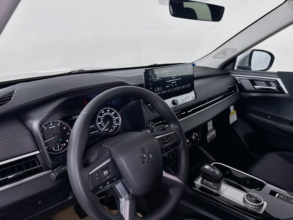 2026 Mitsubishi Outlander ES