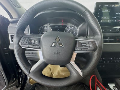 2026 Mitsubishi Outlander ES